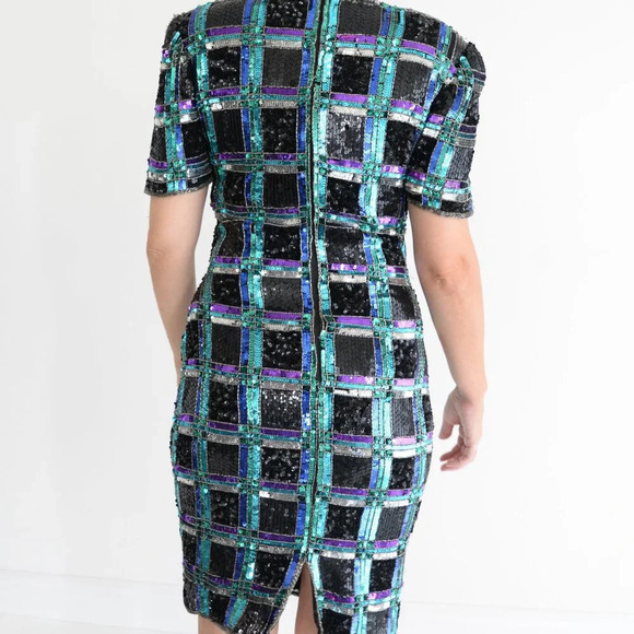 Leslie Fay Black w Purple Teal Sequin Evenings Short Sleeve Shift  Midi Dress 8 - Picture 3 of 13